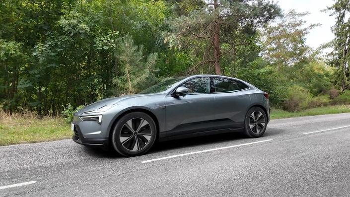 Pas de lunette arrière pour la Polestar 4, mais de vrais arguments