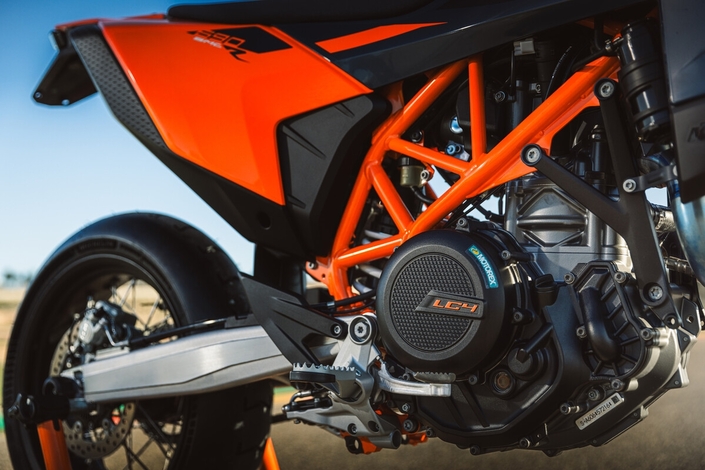 Plus de technologie pour les KTM 690 Enduro R et 690 SMC R 2026