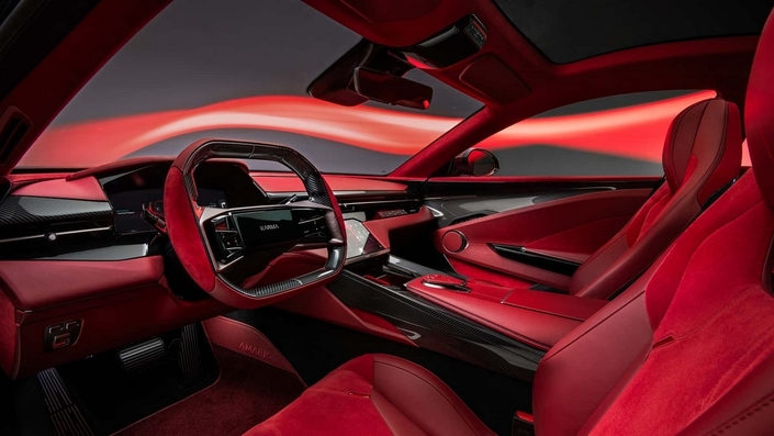 Bienvenue à bord de la Karma Amaris GT. C'est sportif et ça rappelle un peu l'univers d'Aston Martin.