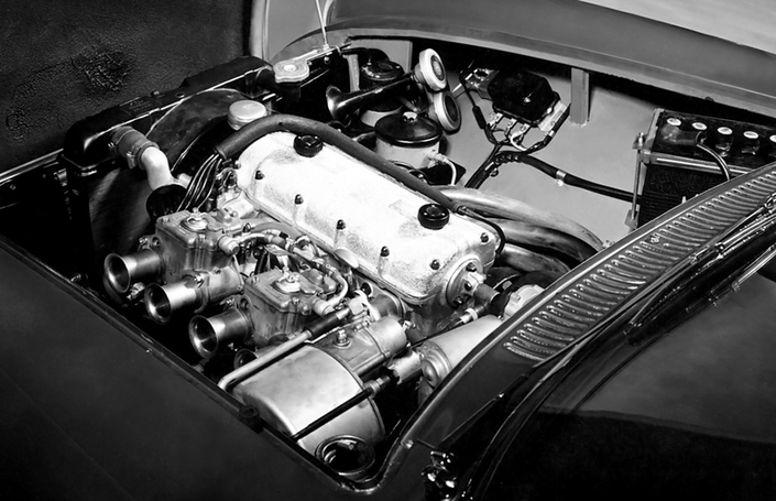Le moteur de l'Asa 1000 GT est une oeuvre 100 % Ferrari ! Ce petit 1 000 cm3 alimenté par deux carbus double corps affiche une puissance record pour son époque, près de 90 ch/ l !