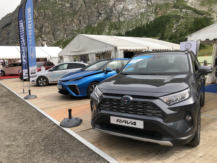 Toyota Rav 4 : tout nouveau - Vidéo en direct du Salon de Val d'Isère 2019