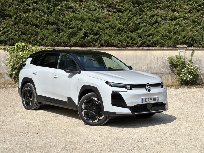 Le nouveau Citroën C5 Aircross n'a rien à voir avec l'ancien. Il possède un style nettement plus moderne.