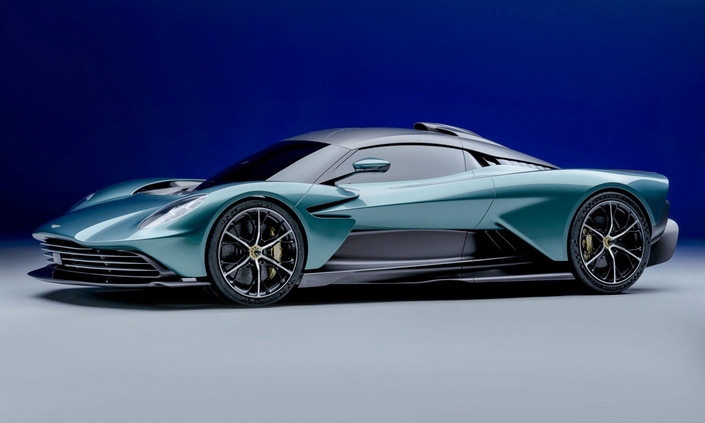 L'influenceur Andrew Tate empêché d'acheter une Aston Martin Valhalla par les autorités anglaises