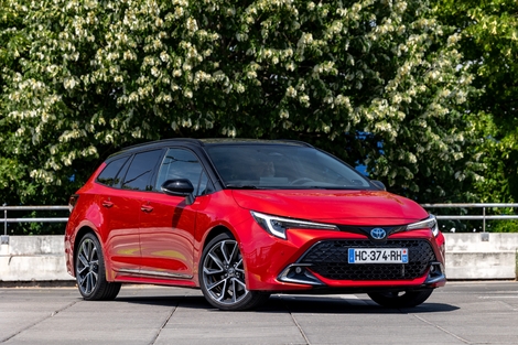 Toyota Corolla Touring Sports 1.8 Hybride 140 ch GR Sport : 39 250 € (version photographiée non commercialisée)