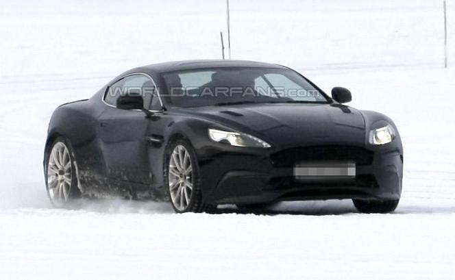 Surprise : la future Aston Martin DB9 à la neige