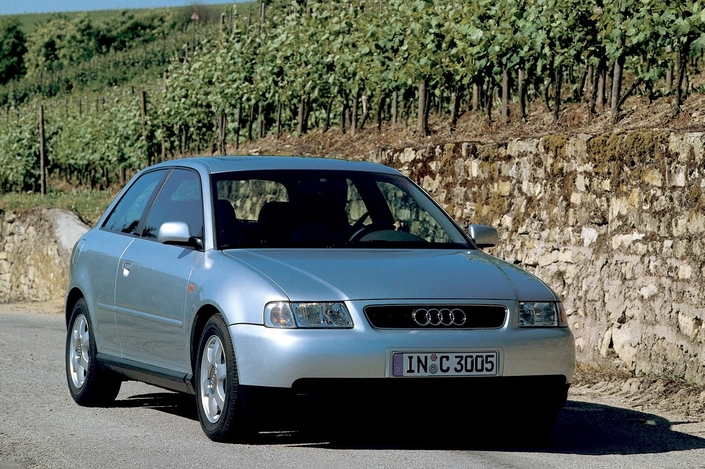 Sobre et élégante, l'A3 a pour mission en 1996 d'apporter une nouvelle clientèle à Audi, plus jeune mais tout de même argentée. Elle inaugure la plate-forme PQ34 que l'on retrouvera notamment sur la VW Golf IV.