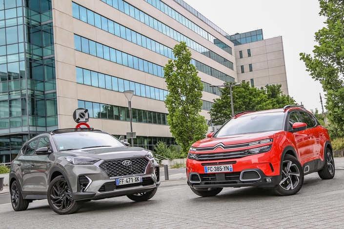 Comparatif - Citroën C5 Aircross BlueHDi 130 EAT8 VS Hyundai Tucson CRDi 136 DCT-7 : les Chevrons prêts à en découdre