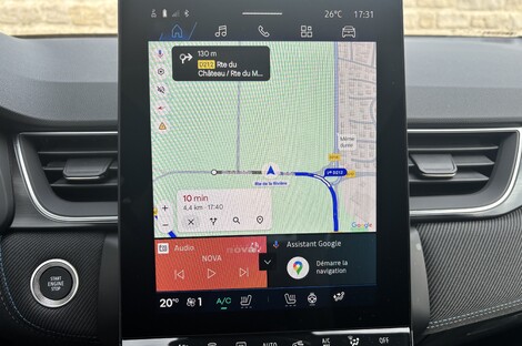 La manipulation du système pourrait être meilleure. À l’inverse Google intégré est un vrai plus au quotidien et notamment pour la navigation.
