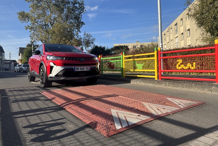 Les ralentisseurs ne sont pas vraiement la tasse de thé du Renault Symbioz.