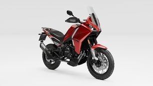 Le trail Moto Morini X-Cape passe au 700 et prend des chevaux