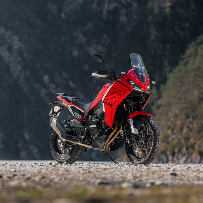 Le trail Moto Morini X-Cape passe au 700 et prend des chevaux