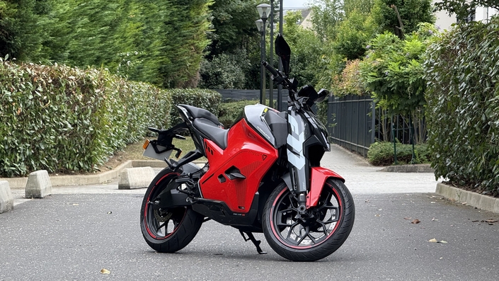 L'Ultraviolette F77 Mach 2 est un équivalent 125 cm3 performant et presque abordable