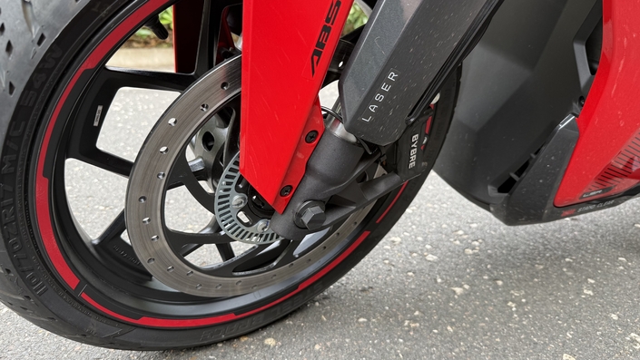 L'Ultraviolette F77 Mach 2 est un équivalent 125 cm3 performant et presque abordable