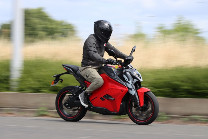 L'Ultraviolette F77 Mach 2 est un équivalent 125 cm3 performant et presque abordable