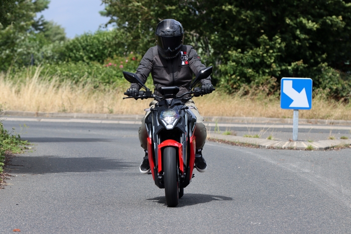 L'Ultraviolette F77 Mach 2 est un équivalent 125 cm3 performant et presque abordable