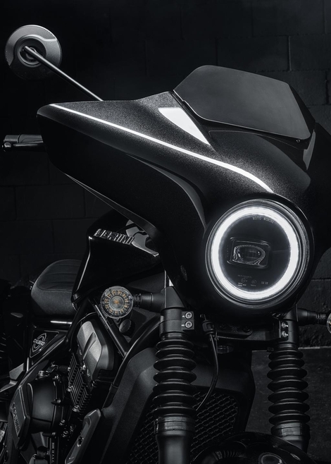 La Moto Morini Calibro s'équipe pour le voyage avec une version Bagger enfin disponible