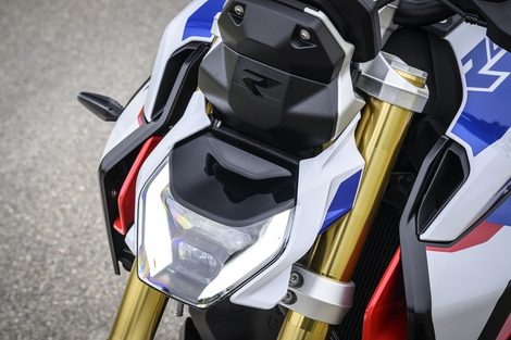 La BMW R1300 R est la reine de l’illusion