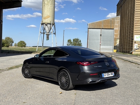 Le CLE rappelle le savoir-faire de Mercedes en matière de coupé et notamment toute la partie arrière.