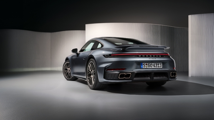 La Porsche 911 Turbo S passe à l'hybride et explose les chronos de sa devancière