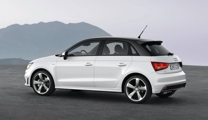 En Sportback, l'Audi A1, ici en 2012, ne perd rien de sa singularité mais ne gagne pas non plus en habitabilité. Dommage...