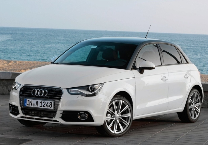 En 2012, l'Audi A1 bénéficie d'une carrosserie à 5 portes dite Sportback. La longueur reste pourtant à 3,95 m. Le Cx s'établit à 0.34 en 185 ch, une valeur peu enviable, surtout quand on pense au 0.27 de l'A2 !