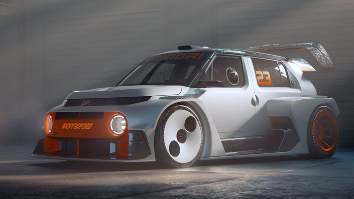 Petite bombe sur roues, la Hyundai Insteroid ne sera sans doute pas commercialisée telle quelle, mais elle évoque la possibilité qu’a la marque coréenne de créer une petite citadine électrique sportive dans les prochains mois.