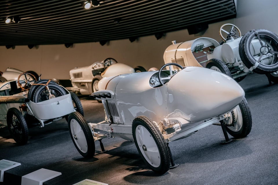 Les voitures les plus rapides du monde Blitzen Benz, 200 km/h avant les autres