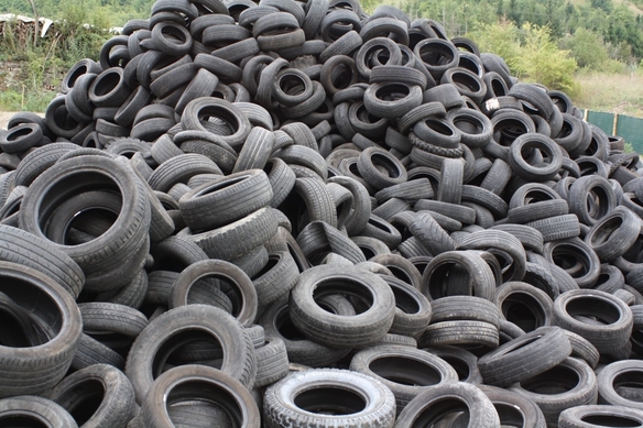...1 394 tonnes de pneus usagés sont collectées.