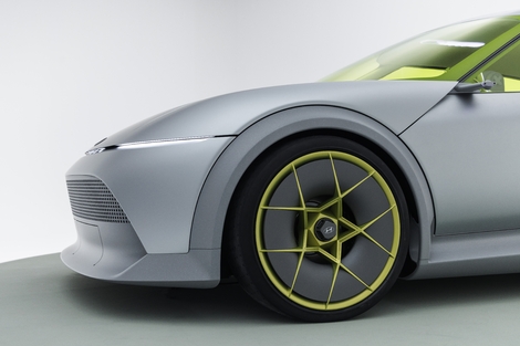 Les jantes de ce Concept Three sont particulièrement réussies.