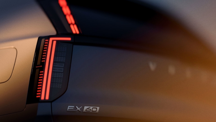 Impossible de deviner le style de ce futur EX60, mais il semble que les lignes anguleuses soient privilégiées.