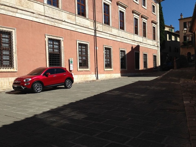 Surprise : voici la Fiat 500X nue