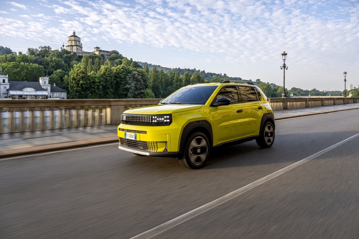 Les modèles éligibles au leasing social électrique 2025
Grande Panda Red (113 ch / 83 kW) - 95 € / mois
500 e Red ou Icône (95 ch / 70 kW) - 129 € / mois
600 e Red ou pop (156 ch / 115 kW) - 145 € / mois