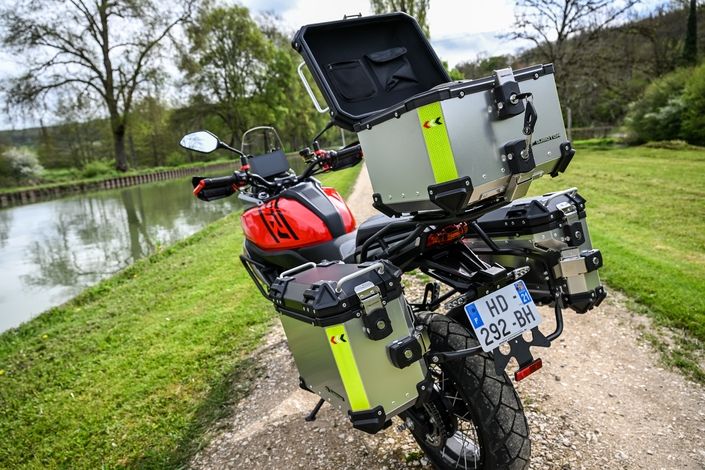 QJ Motor SRT 600 SX Touring, la petite bête qui démontre, qui démontre…