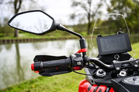 QJ Motor SRT 600 SX Touring, la petite bête qui démontre, qui démontre…