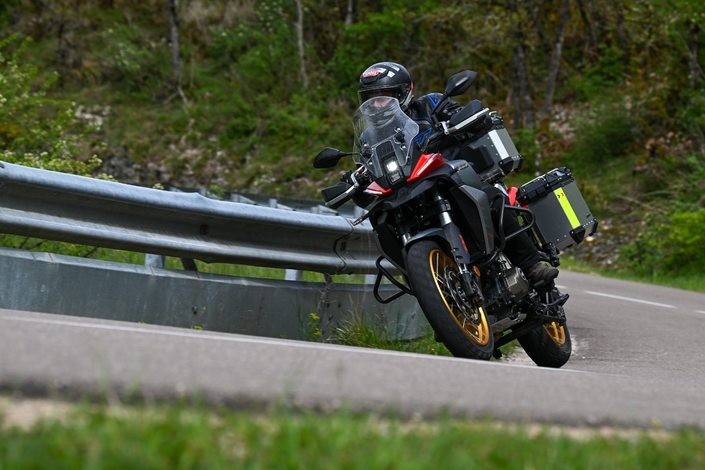 QJ Motor SRT 600 SX Touring, la petite bête qui démontre, qui démontre…