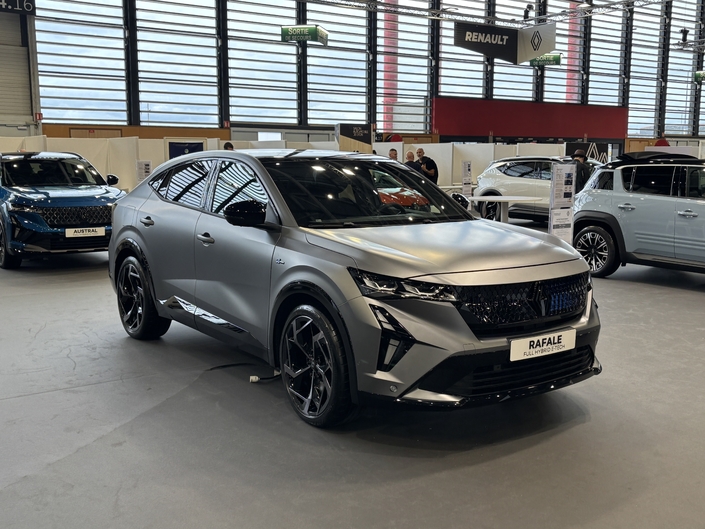 La nouvelle Renault Clio n'est pas présente sur le stand Renault au salon de Lyon, mais le reste de la gamme oui.