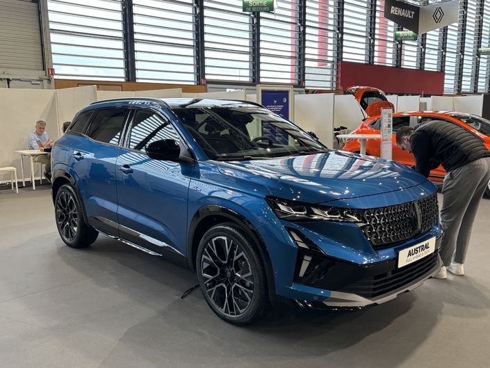 La nouvelle Renault Clio n'est pas présente sur le stand Renault au salon de Lyon, mais le reste de la gamme oui.
