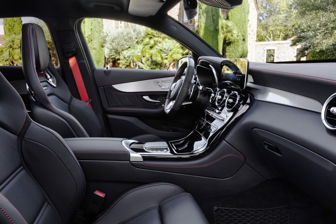 Mercedes Devoile Le Glc 43 Amg Suv Et Coupe Restyle