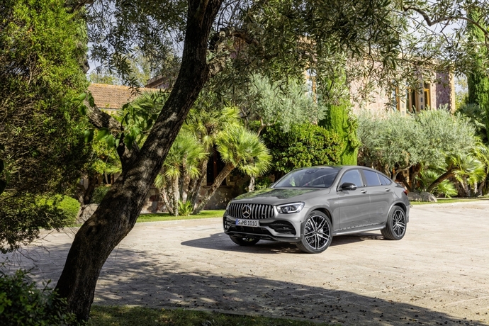 Mercedes Devoile Le Glc 43 Amg Suv Et Coupe Restyle