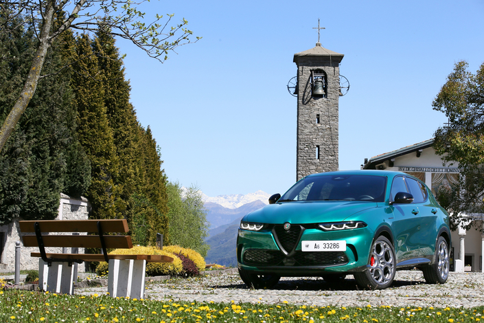 Essence microhybride ou hybride rechargeable, diesel : il y en a pour tous les goûts sous le capot du SUV compact Alfa Romeo, mais pas pour tous les budgets, la gamme débutant à 42 500 €.