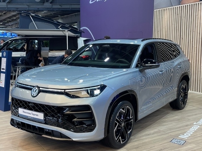 Le Tayron, un Tiguan rallongé, offre jusqu'à 7 places et un vaste coffre.