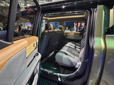 Au salon de Munich, nous avons pu approcher le Scout Terra, le pick-up électrique de Volkswagen fait pour les États-Unis