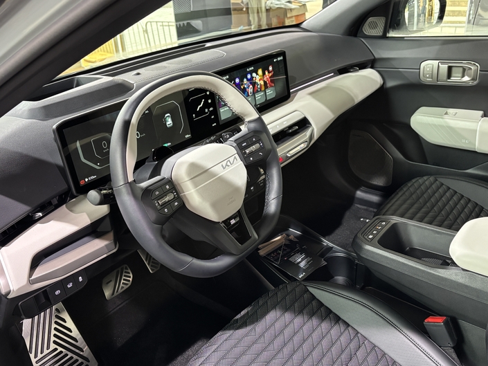 La Kia EV4 est une berline électrique au style décalé - En direct du salon de Munich.