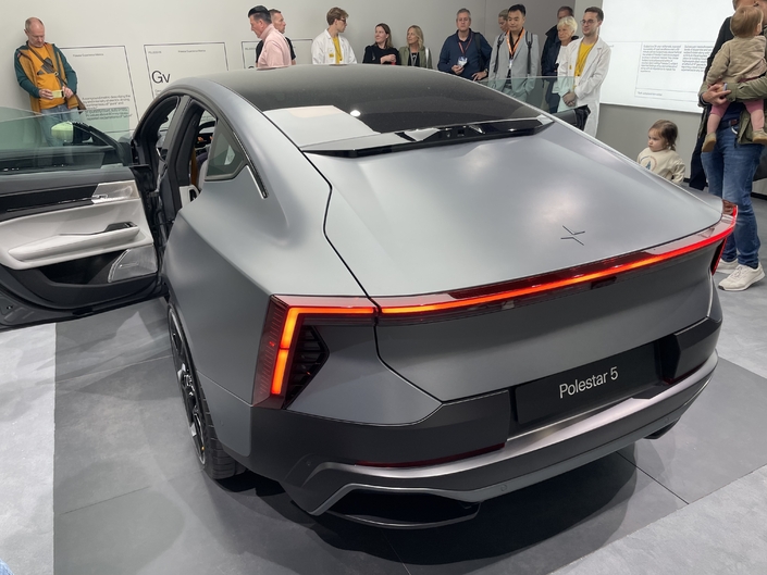 Comme sur le Polestar 4, il n'y a plus de vitre arrière.