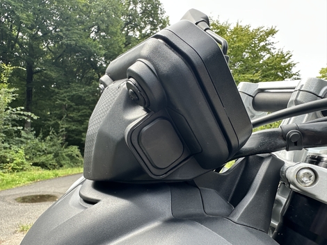 L’Aprilia Tuono 457 est-elle compétitive sur le segment A2 ?