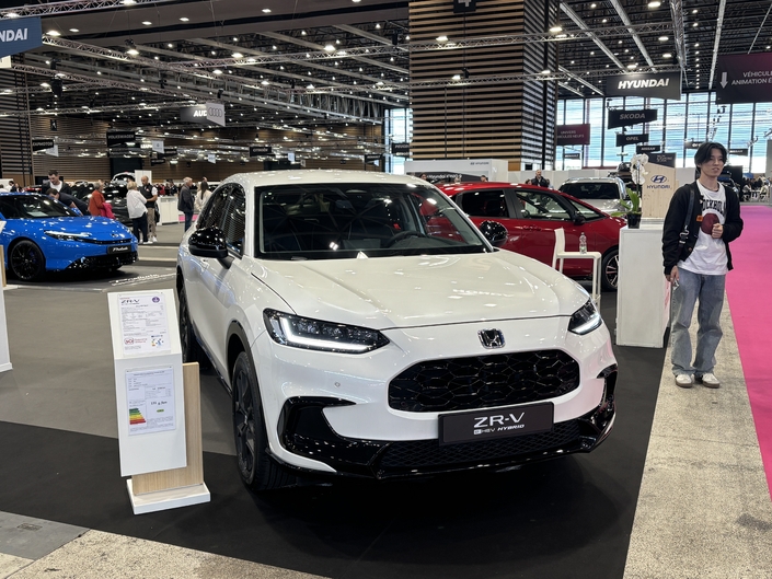 La Prelude et Civic restylée, stars du stand Honda au salon de Lyon