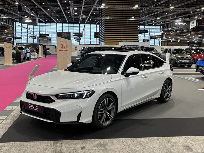 La Prelude et Civic restylée, stars du stand Honda au salon de Lyon
