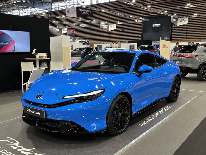 La Prelude et Civic restylée, stars du stand Honda au salon de Lyon