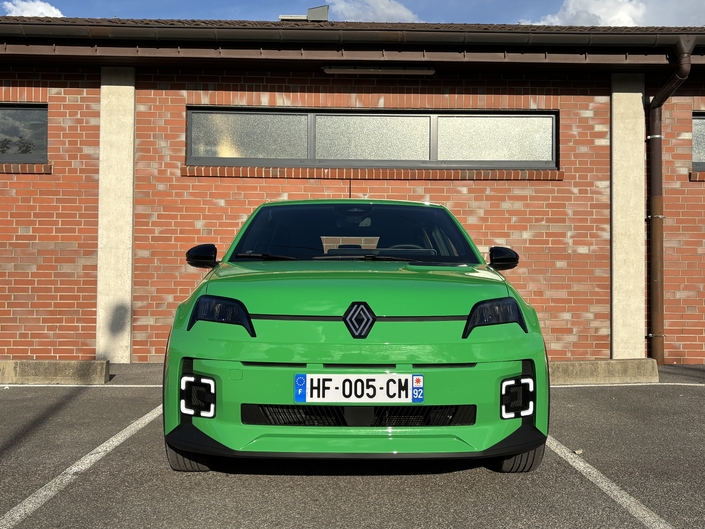 La Renault 5 Five à moins de 25 000 € est-elle un bon plan malgré une polyvalence fortement réduite ?