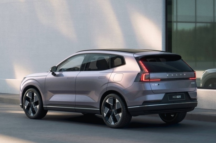 Initialement prévu pour la Chine, le Volvo XC70 hybride rechargeable sera commercialisé en Europe.